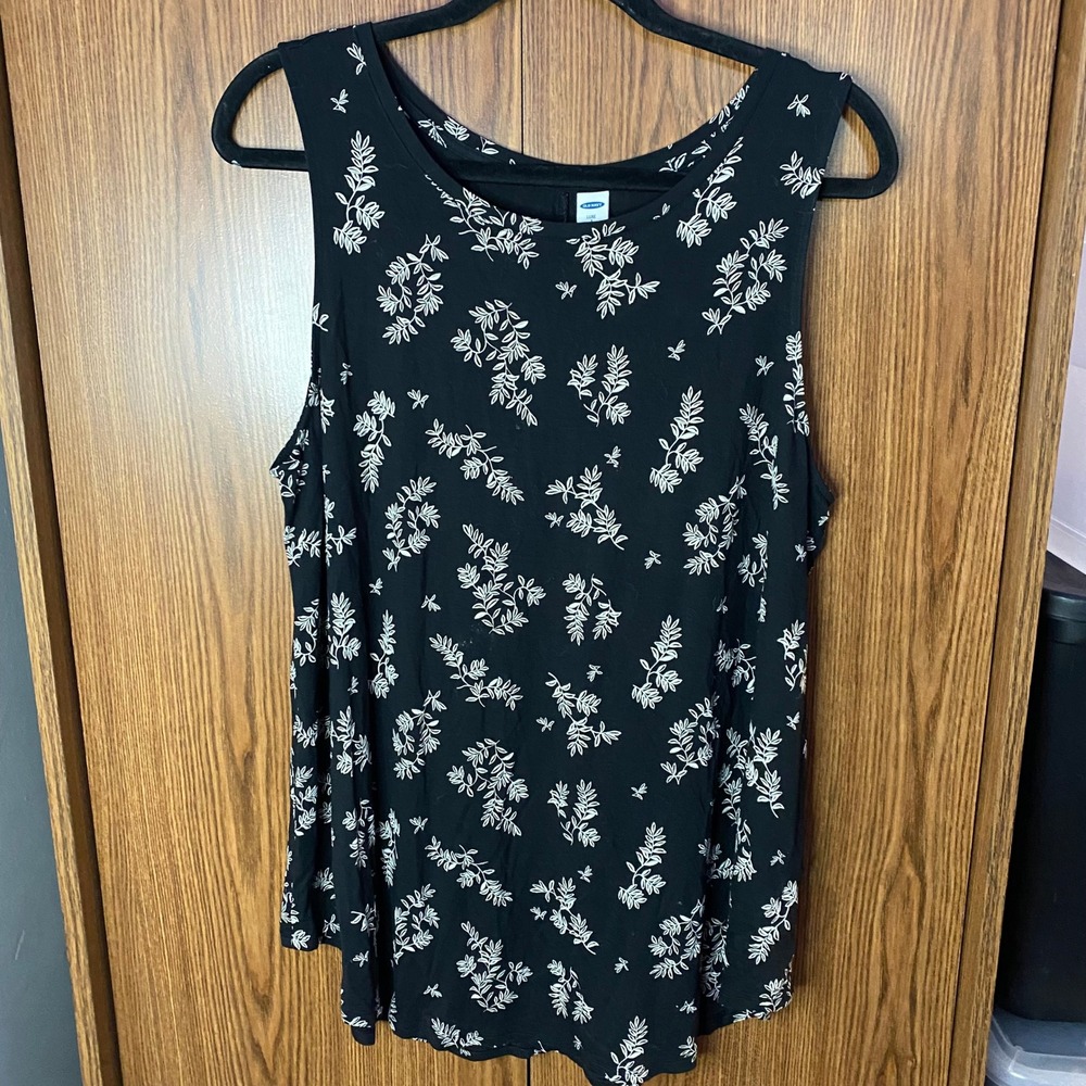 Black Floral Sleeveless Swing Tank Top